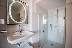 halu! Luxury Villa with Private Pool