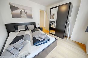 Hitrental City Apartments