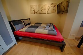 Hitrental City Apartments