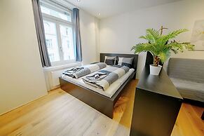 Hitrental City Apartments