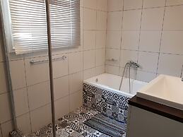 Erra - Grey - Athens Center, 120m², 4 BD, 2 BATH