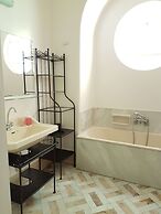 Erra - Taupe - Athens Center,140m²,4 BD,2 BATH