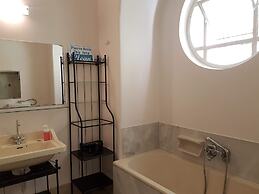 Erra - Taupe - Athens Center,140m²,4 BD,2 BATH