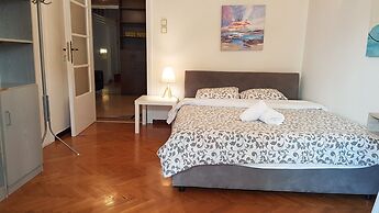 Erra - Teal - Athens Center, 110m², 4 BD, 2 BATH