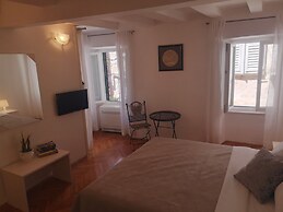 Old Town Economy Apartments