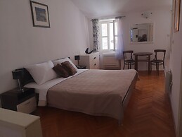 Old Town Economy Apartments