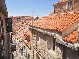 Old Town Economy Apartments