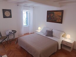 Old Town Economy Apartments