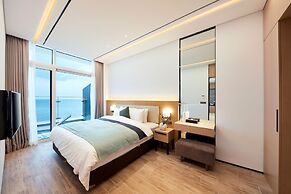 Renebleu by Walkerhill