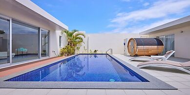 The Pool & Sauna Villa MOTOBU