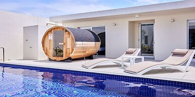 The Pool & Sauna Villa MOTOBU