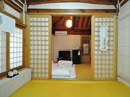 Gallery Jin Hanok Guesthouse