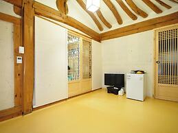 Gallery Jin Hanok Guesthouse