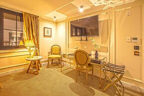 The Salisbury Luxury Class