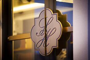 The Salisbury Luxury Class