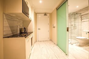 The Salisbury Luxury Class