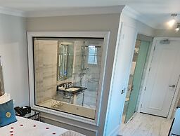 The Salisbury Luxury Class