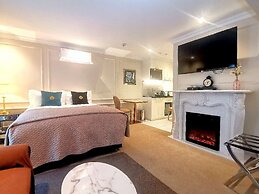 The Salisbury Luxury Class