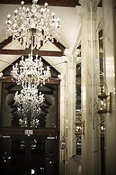 The Salisbury Luxury Class