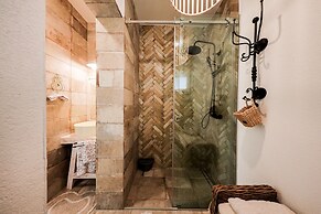 Ika Boutique Luxury Apartments