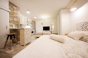 Ika Boutique Luxury Apartments