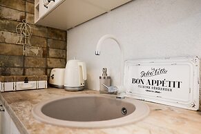 Ika Boutique Luxury Apartments