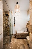 Ika Boutique Luxury Apartments