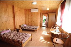 Mama Hotel - Always loves and waits