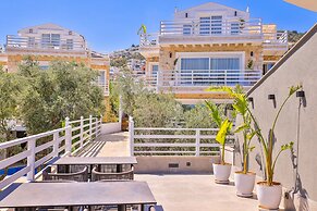 Kalkan Saray Suites - Adults Only