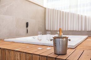 Kalkan Saray Suites - Adults Only