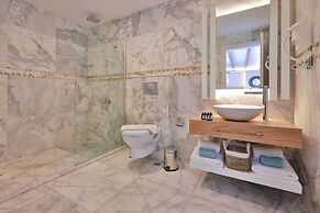 Kalkan Saray Suites - Adults Only