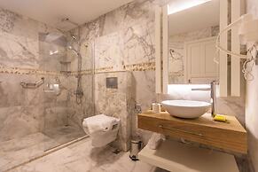 Kalkan Saray Suites - Adults Only
