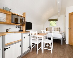 Weedingshall Lodges