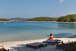 Robinson House Nicolina