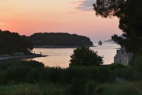 Robinson House Nicolina