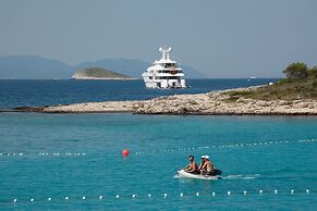 Robinson House Nicolina