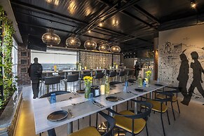 Hotel Avora Tree By Rivido