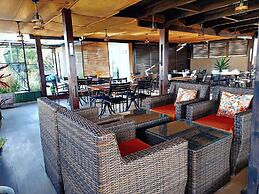 Fly Inn Madagascar Hotel