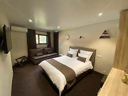 Fly Inn Madagascar Hotel