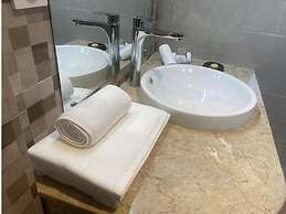 Fly Inn Madagascar Hotel