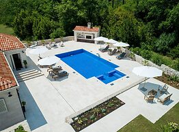 Villa Doline