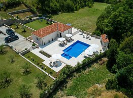 Villa Doline