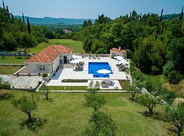 Villa Doline