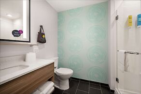 Tru By Hilton Baltimore Harbor East, MD