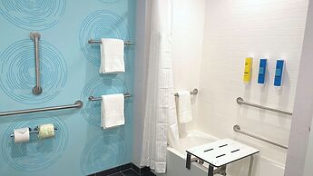 Tru By Hilton Baltimore Harbor East, MD