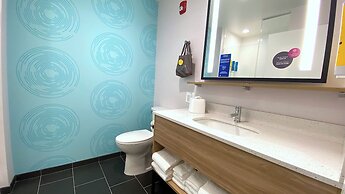 Tru By Hilton Baltimore Harbor East, MD