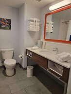 Hampton Inn & Suites Erie Bayfront