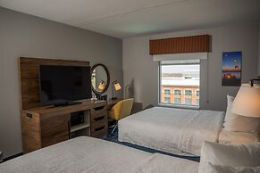 Hampton Inn & Suites Erie Bayfront