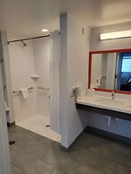 Hampton Inn & Suites Erie Bayfront