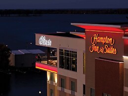 Hampton Inn & Suites Erie Bayfront